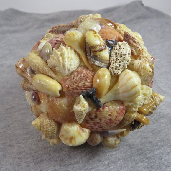 VTG Sea Shell Ball - Orb - Round Coastal Decoration 13" round Aged Yellow - Picture 7 of 11
